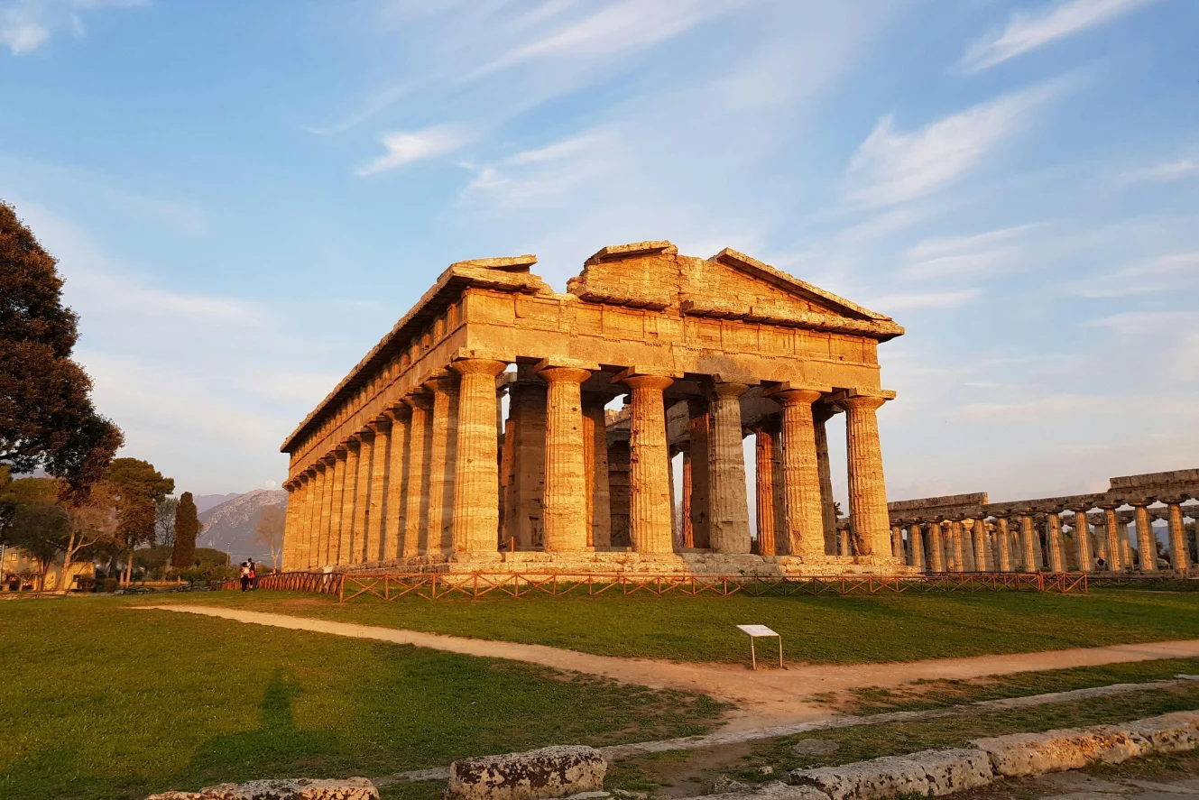 paestum delfa anziani completo